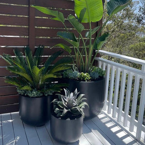 The Avalon Planter - Black/White