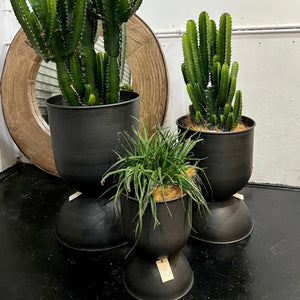 Hourglass Pot - Medium