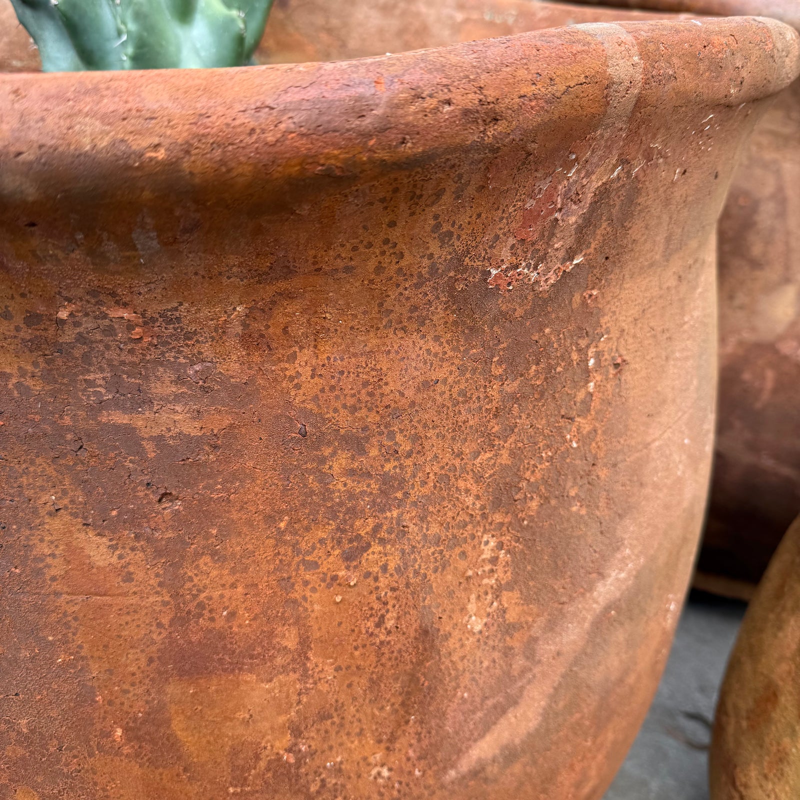 Wave Rustic Pot